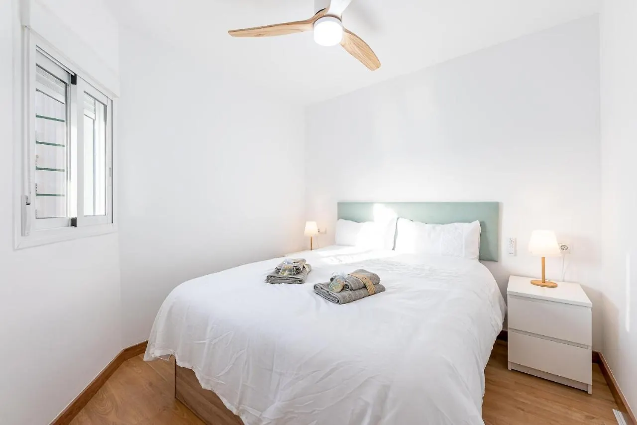 797 Holiday Rentals - Luminoso Y Reformado Apartamento Para 2 Benalmadena Apartment